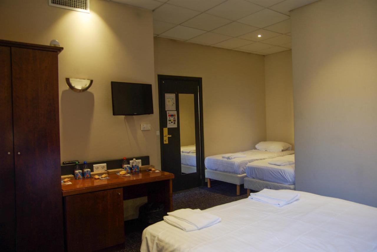 Double or Twin Room Private Bathroom