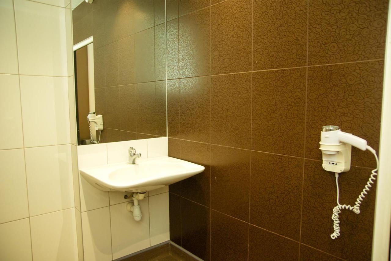 Double or Twin Room Private Bathroom