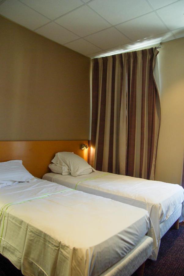 Double or Twin Room Private Bathroom