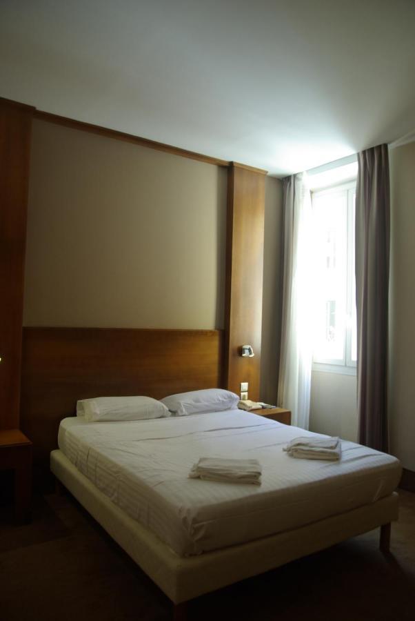 Double or Twin Room Private Bathroom