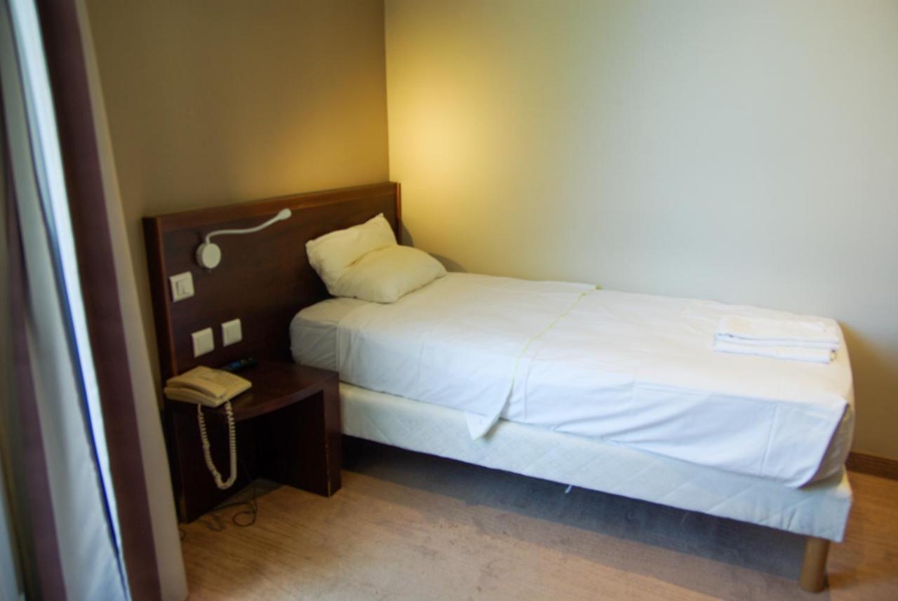 Double or Twin Room Private Bathroom