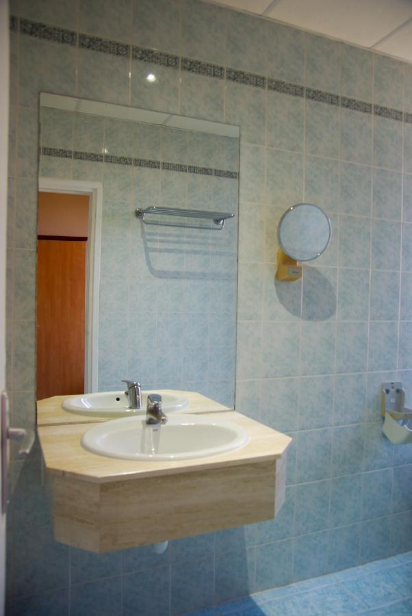 Double or Twin Room Private Bathroom