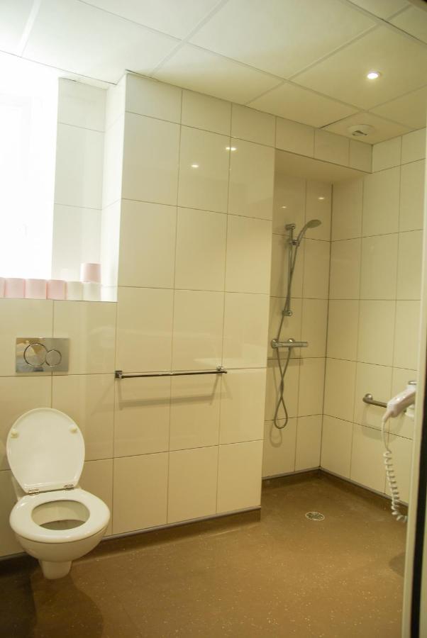 Double or Twin Room Private Bathroom