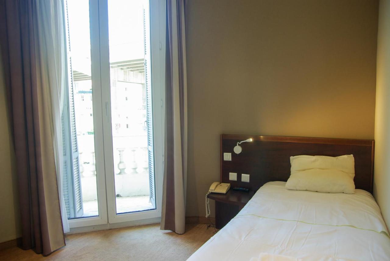 Double or Twin Room Private Bathroom