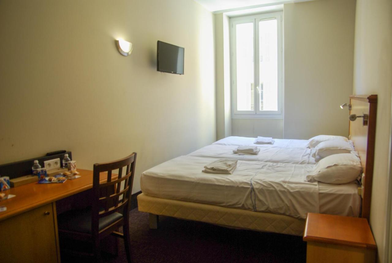 Double or Twin Room Private Bathroom