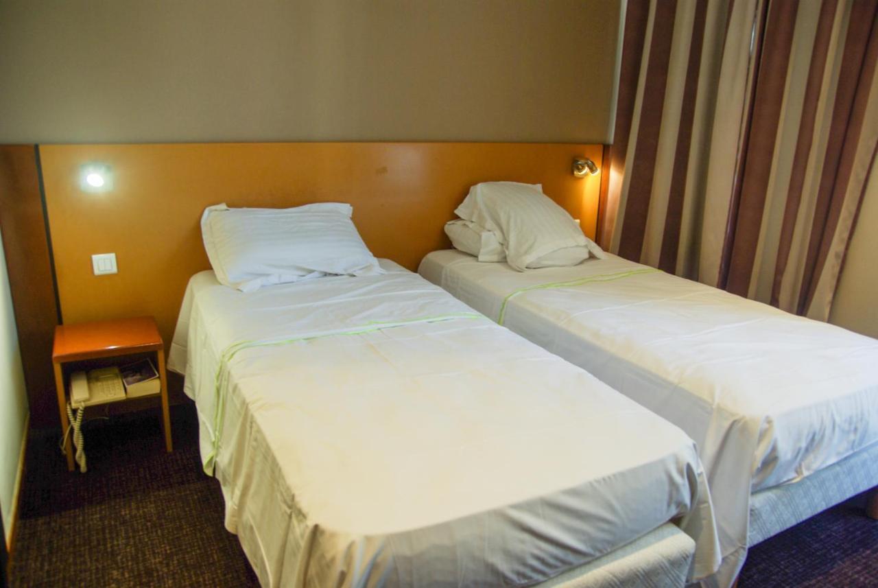 Double or Twin Room Private Bathroom