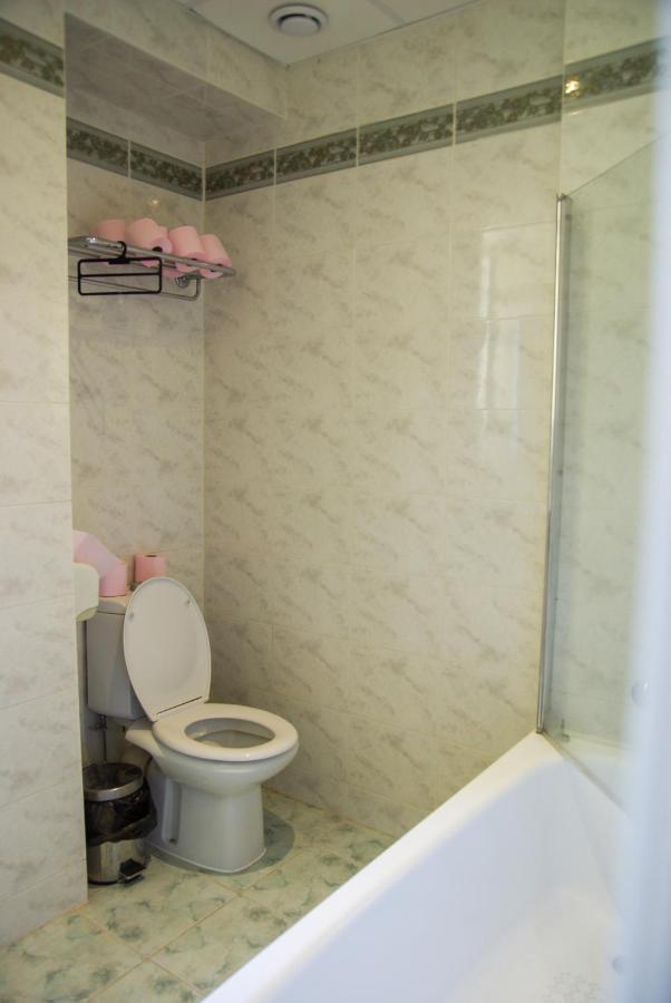 Double or Twin Room Private Bathroom